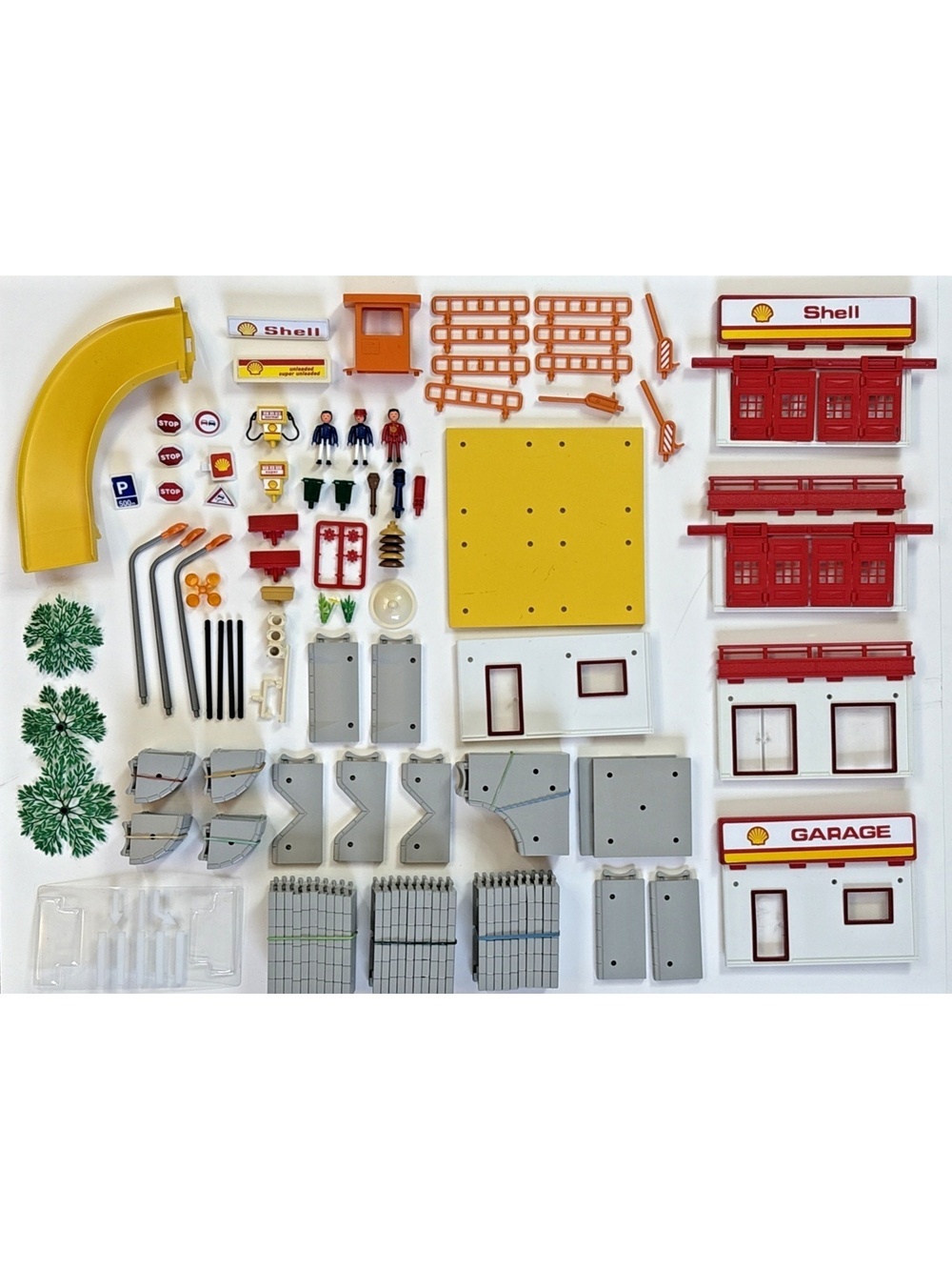 Vintage Majorette Majo-Kit Large Lot Mixed Sets Shell Station Figure Parts Read